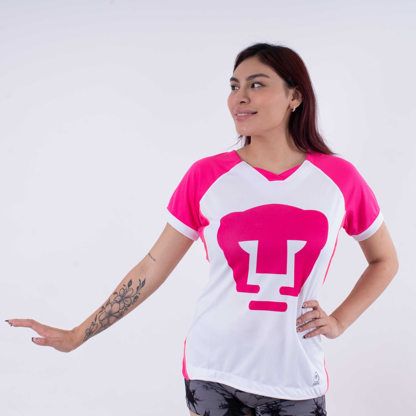 Blusa PUMAS para Dama – Estilo Moderno en Blanco y Rosa