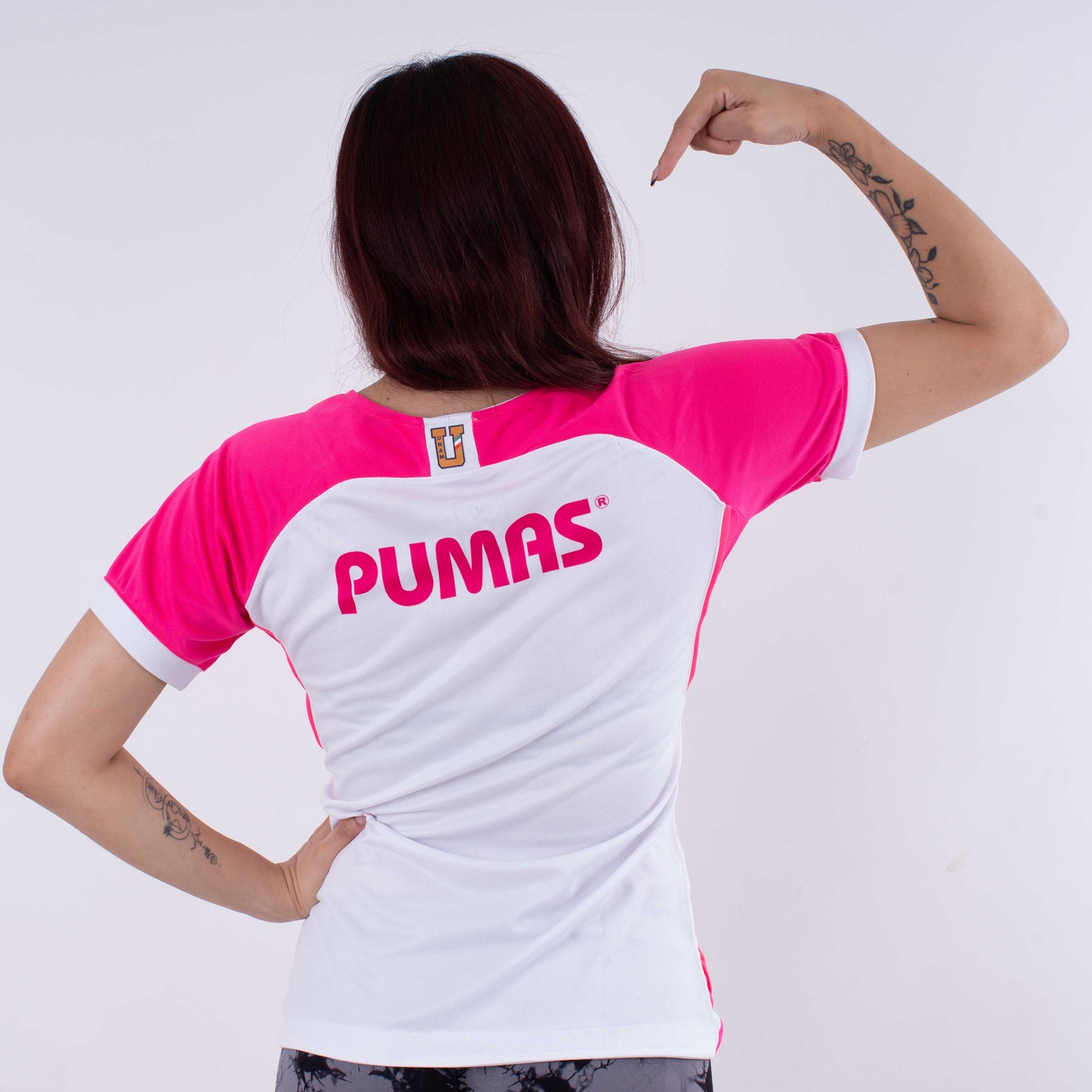 Blusa PUMAS para Dama – Estilo Moderno en Blanco y Rosa