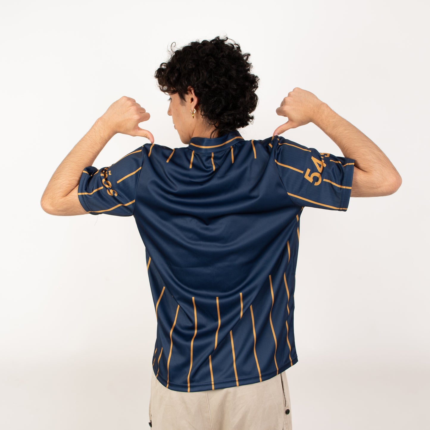 Jersey Retro PUMAS 40 Años – Elegancia y Tradición Deportiva