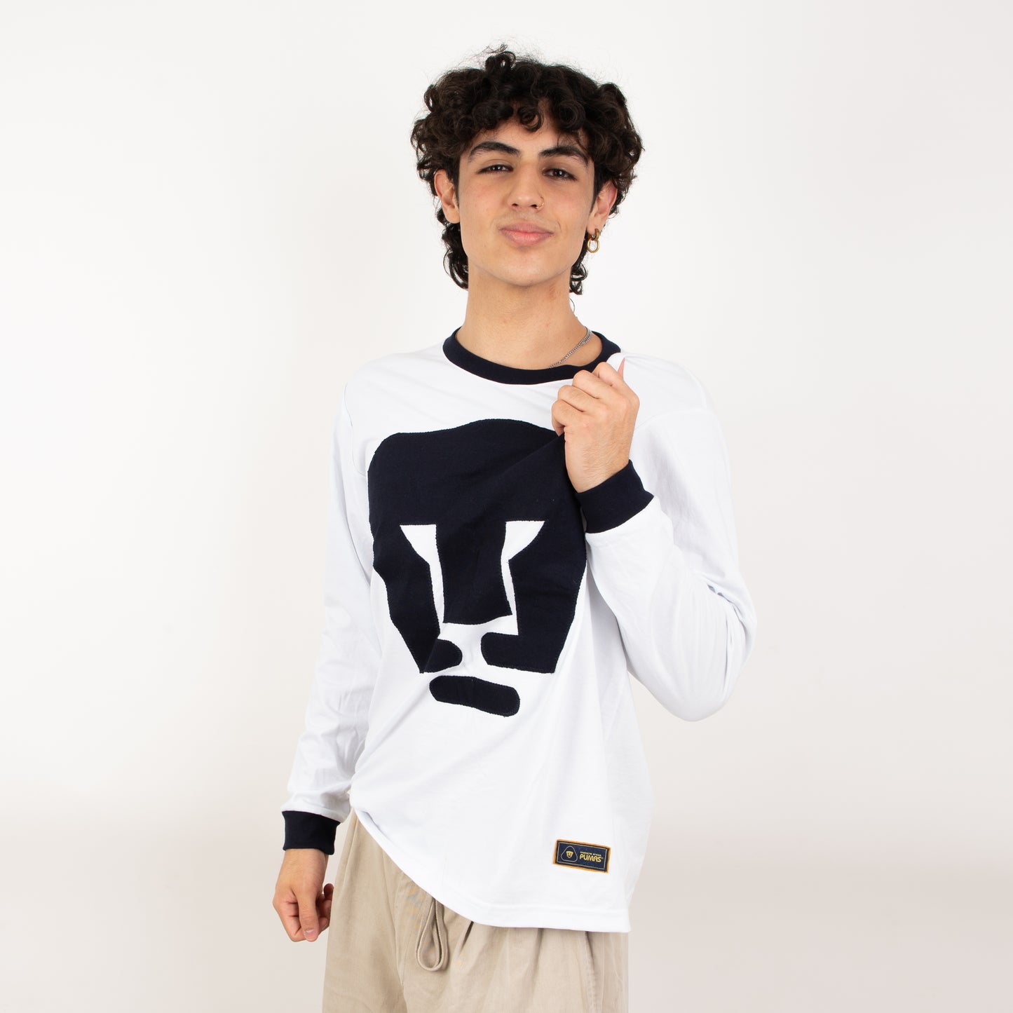 Jersey Retro Número 11 – Elegancia y Pasión Universitaria