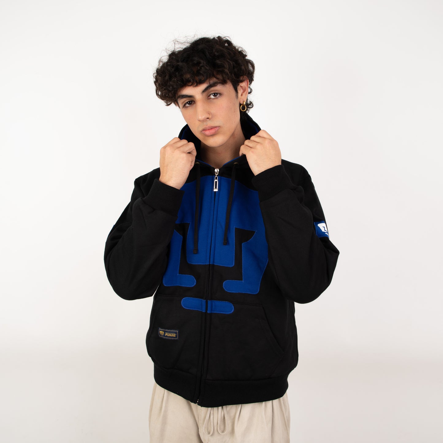 Sudadera Retro PUMAS 1954 – Negra y Azul, Estilo Clásico