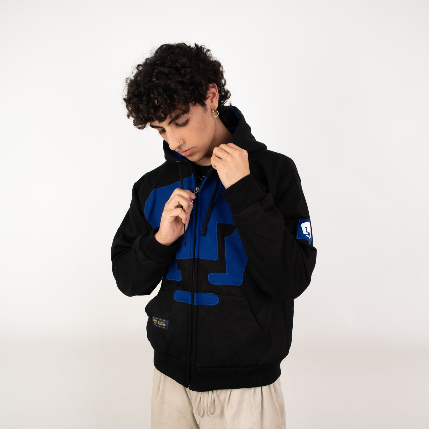 Sudadera Retro PUMAS 1954 – Negra y Azul, Estilo Clásico