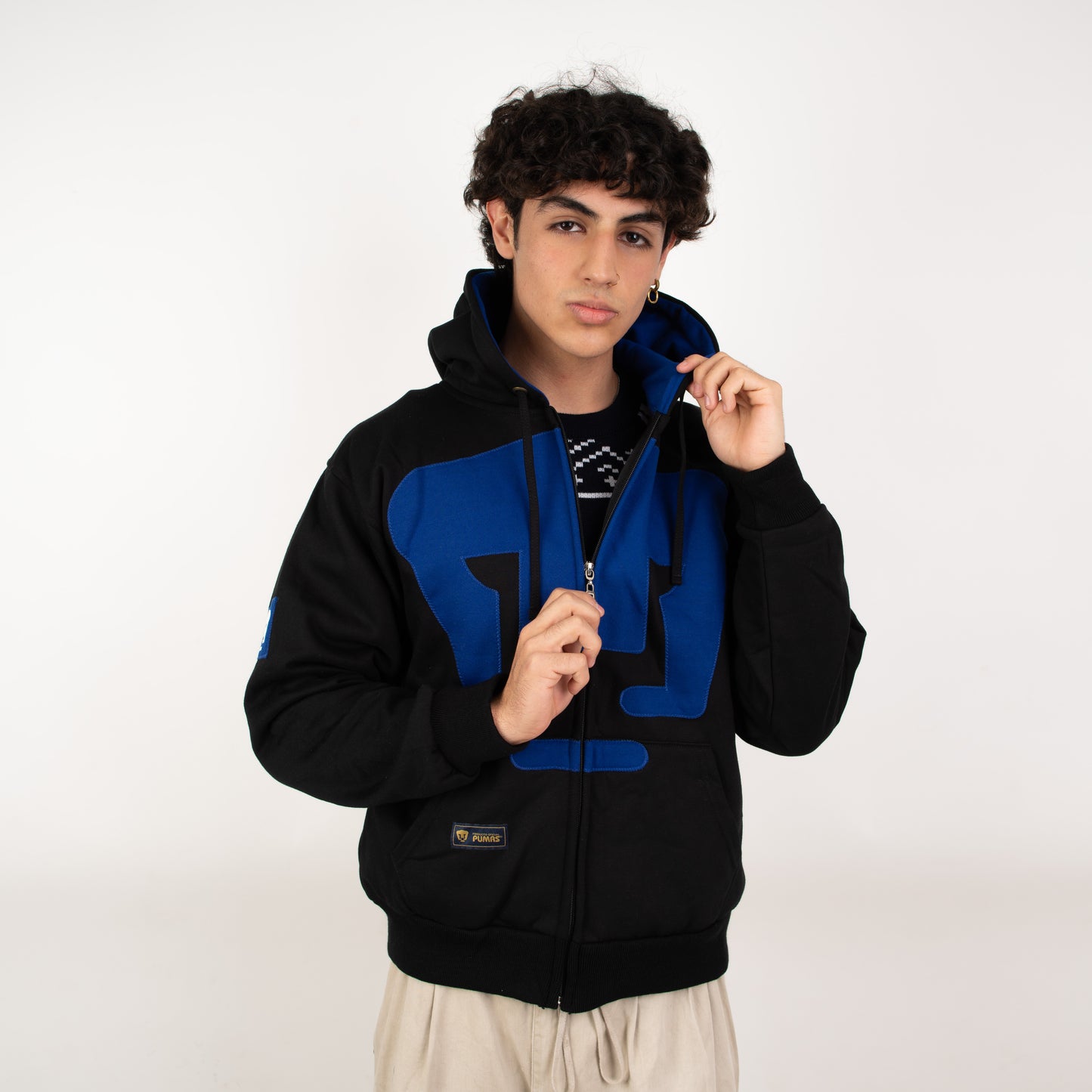 Sudadera Retro PUMAS 1954 – Negra y Azul, Estilo Clásico