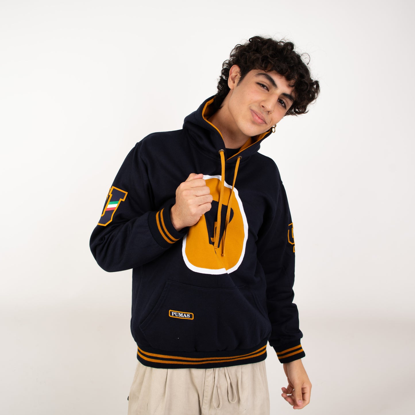 Sudadera Oficial PUMAS – Tradición y Estilo Universitario