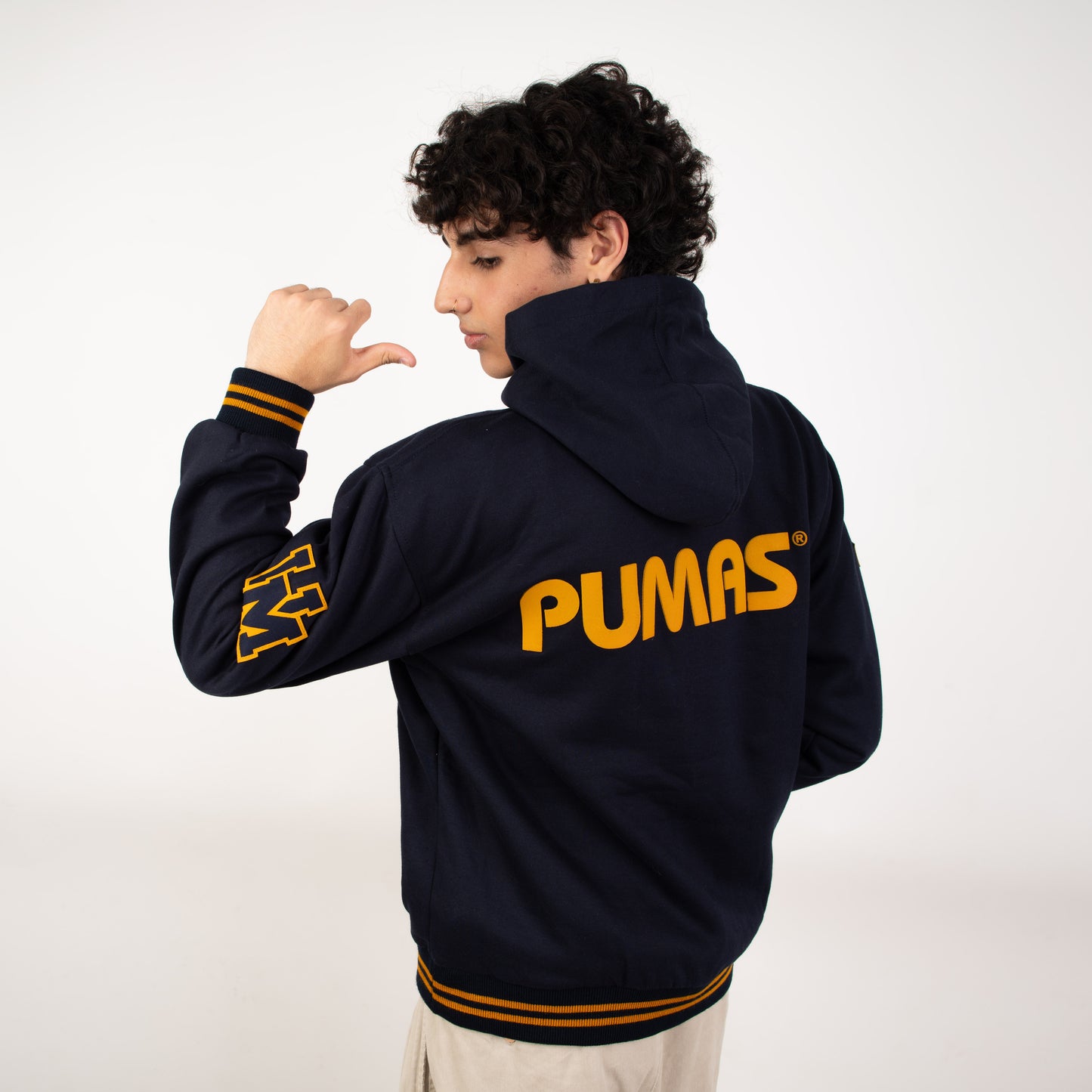 Sudadera Oficial PUMAS – Tradición y Estilo Universitario
