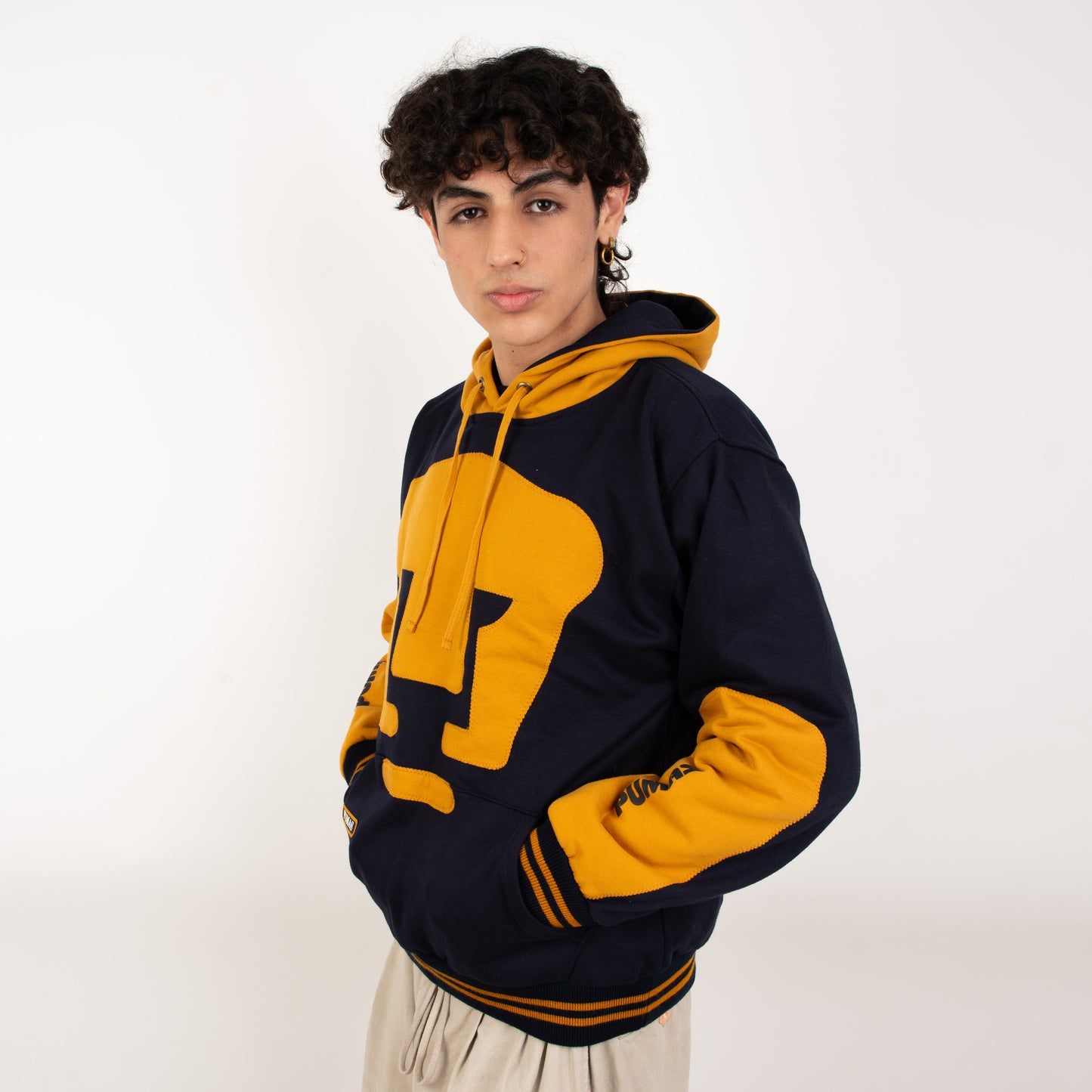 Sudadera Retro PUMAS Oficial – Diseño Azul y Dorado