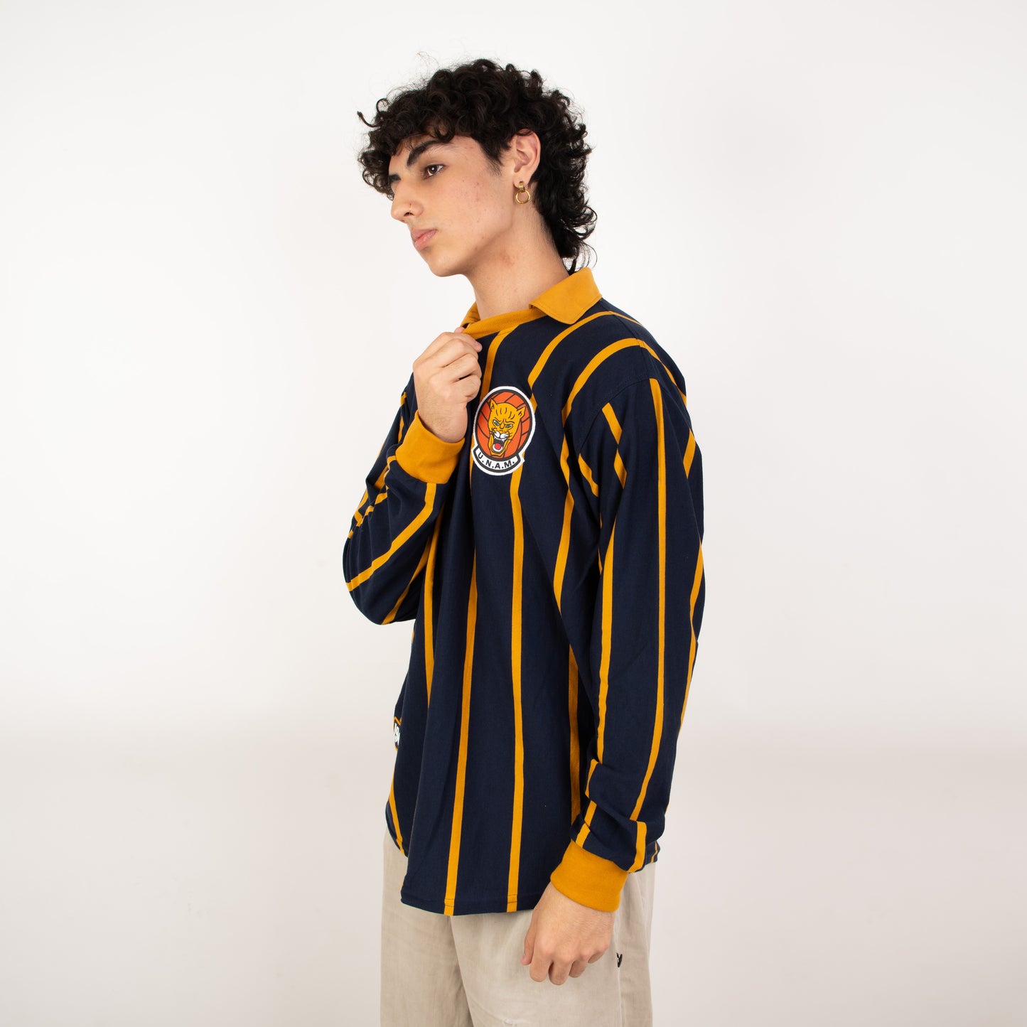 Jersey Retro PUMAS 1962 – Rayas Icónicas y Pasión Eterna