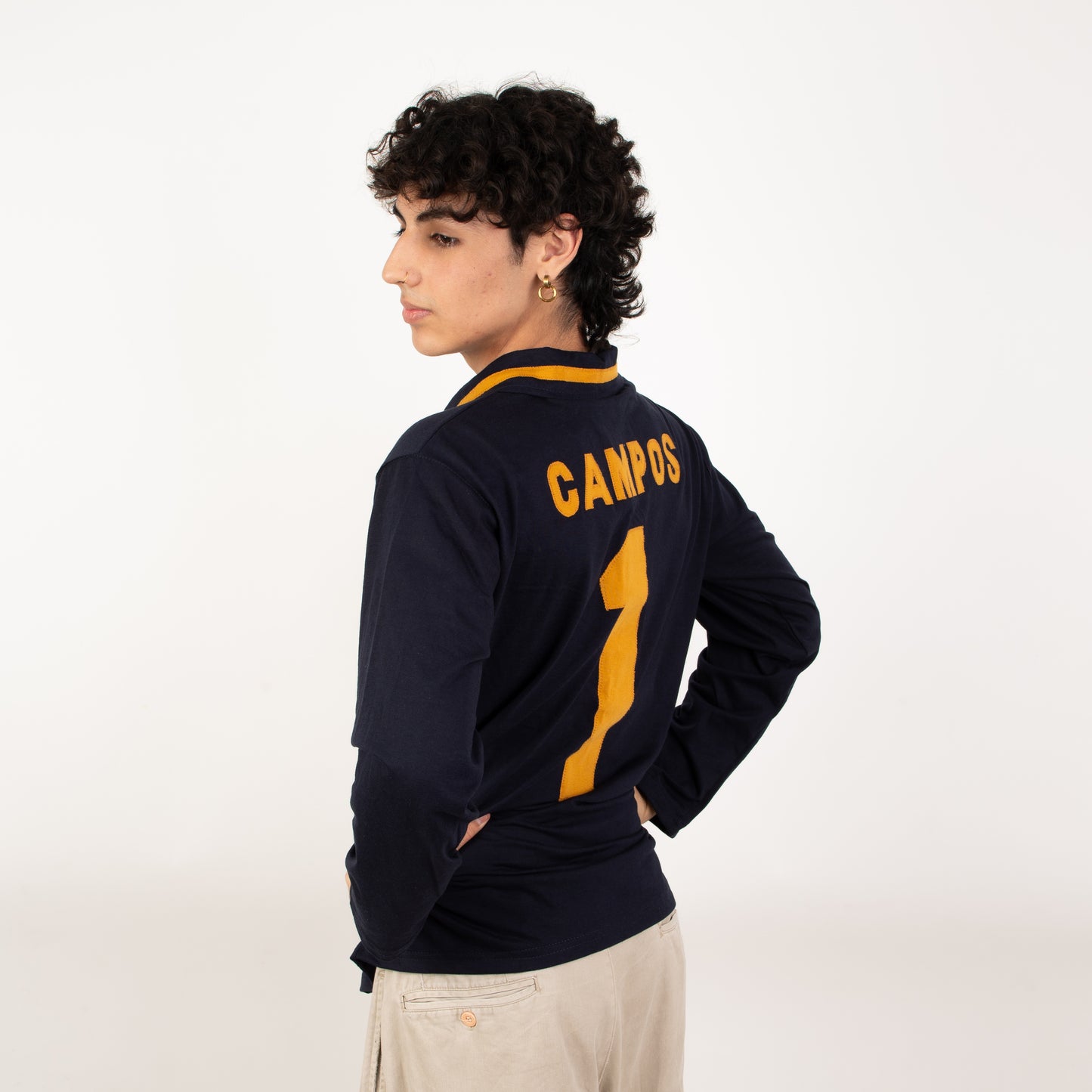 Jersey Retro Campos – Número 1 en Azul Marino y Dorado