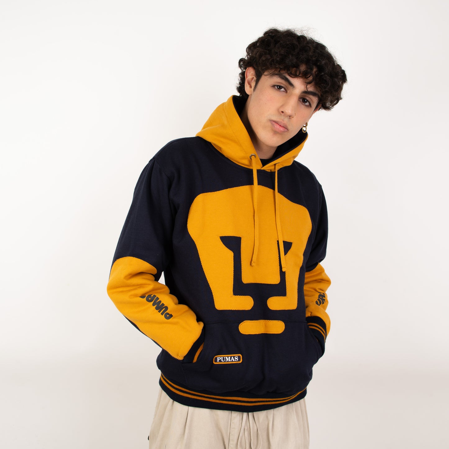 Sudadera Retro PUMAS Oficial – Diseño Azul y Dorado