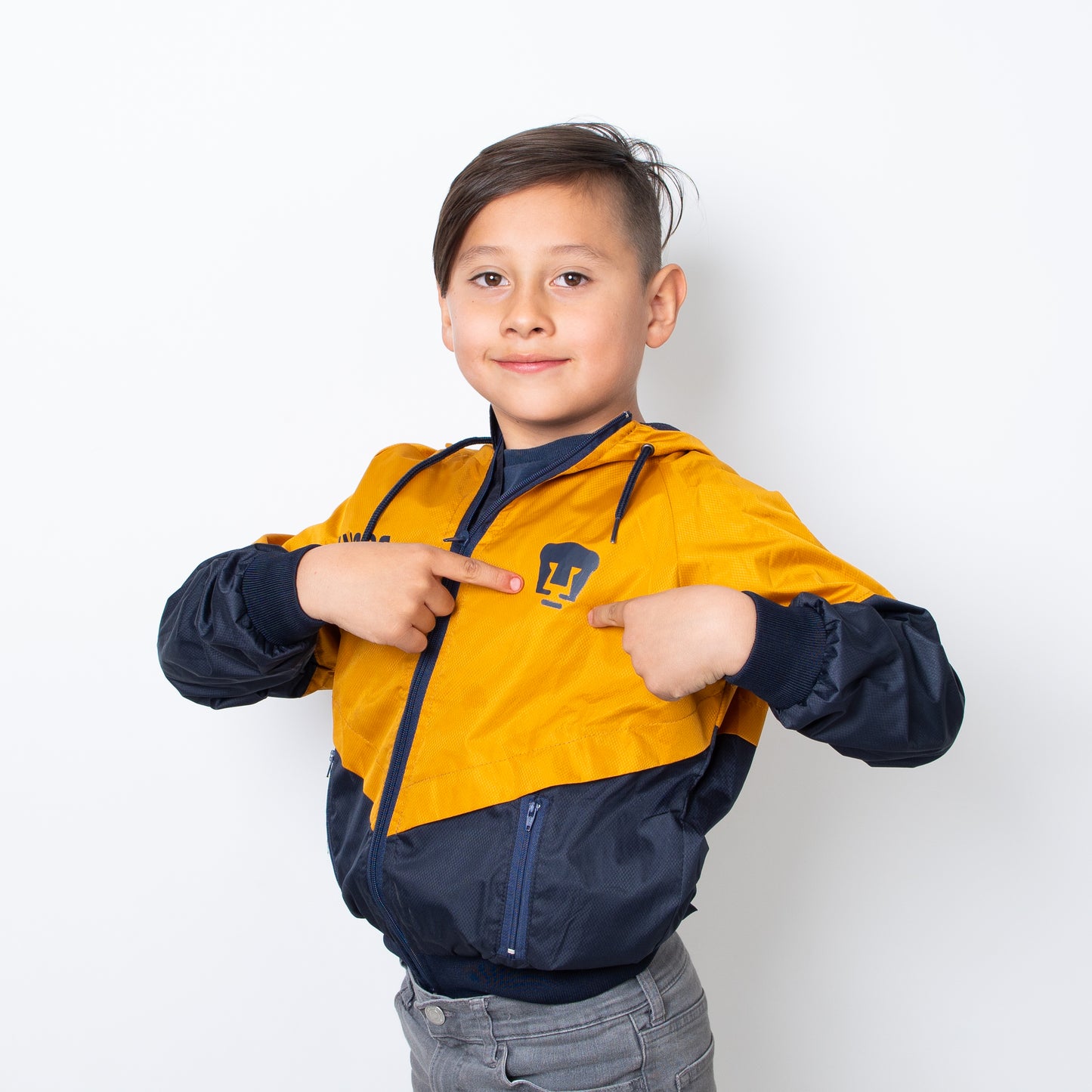 Rompevientos Infantil PUMAS – Diseño Oficial en Oro y Azul